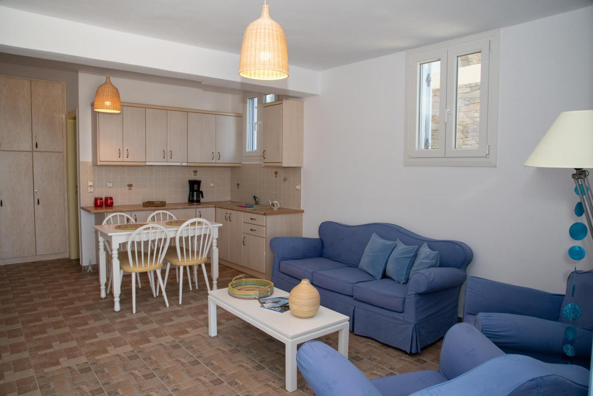 Iliopetra Villa *